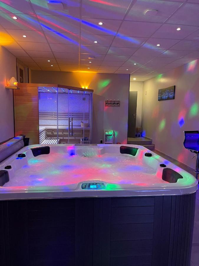 Loft Privatif Avec Jacuzzi Et Sauna Saint-Dizier Luaran gambar